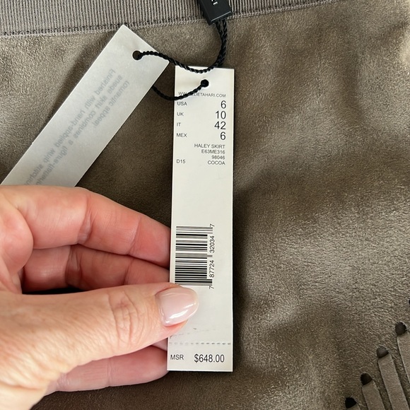 Elie Tahara- NEW - Suede pencil skirt. Never worn. Size 6 - Picture 4 of 10